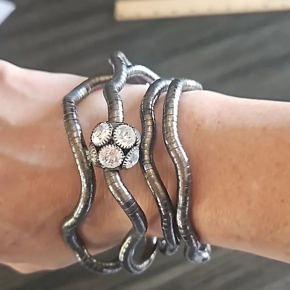 Fun Flexible Silver Snake Chain with a Chunky Crystal Ball Pendant - Picture 4 of 7